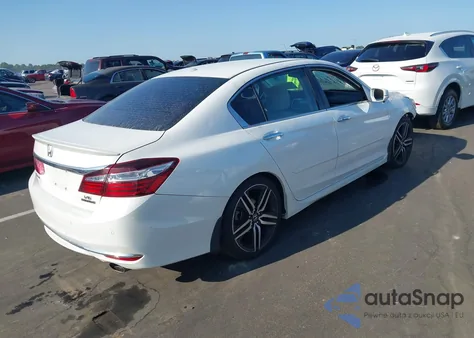 2016 Honda Accord Touring z USA, uszkodzony, nr VIN 1HGCR3F92GA012053